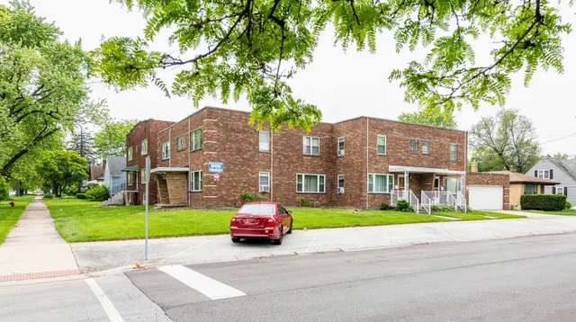 $1,000 | 18006 Wentworth Avenue, Unit 2, Lansing, IL 60438