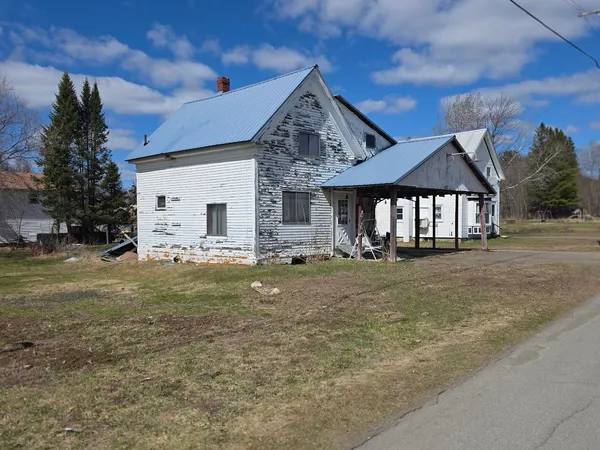 $16,100 | 69 Cleaves Street, Island Falls, ME 04747