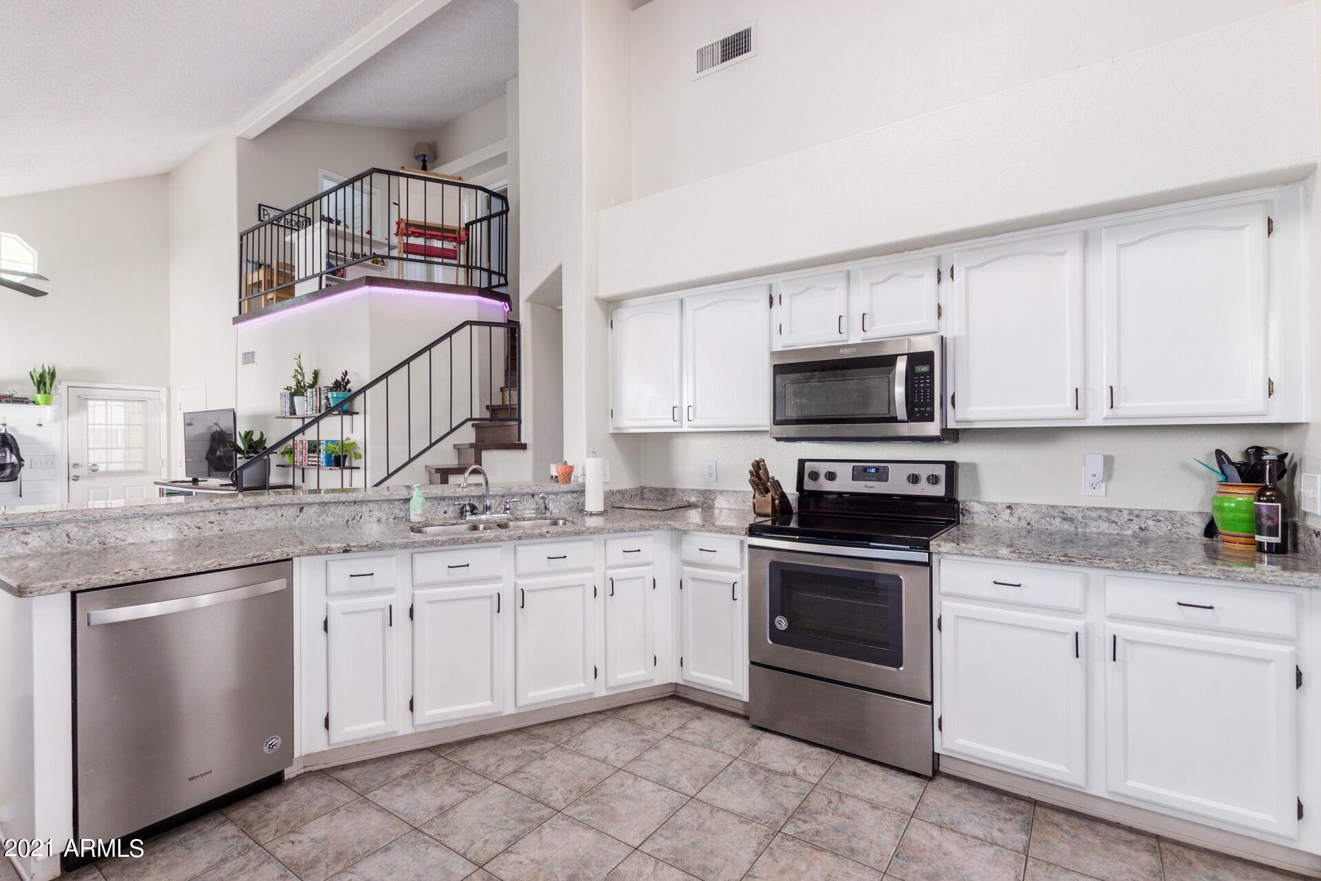 441 South Maple, Unit 11 Mesa, AZ 85206 - Photo 2 of 37 Maple 18