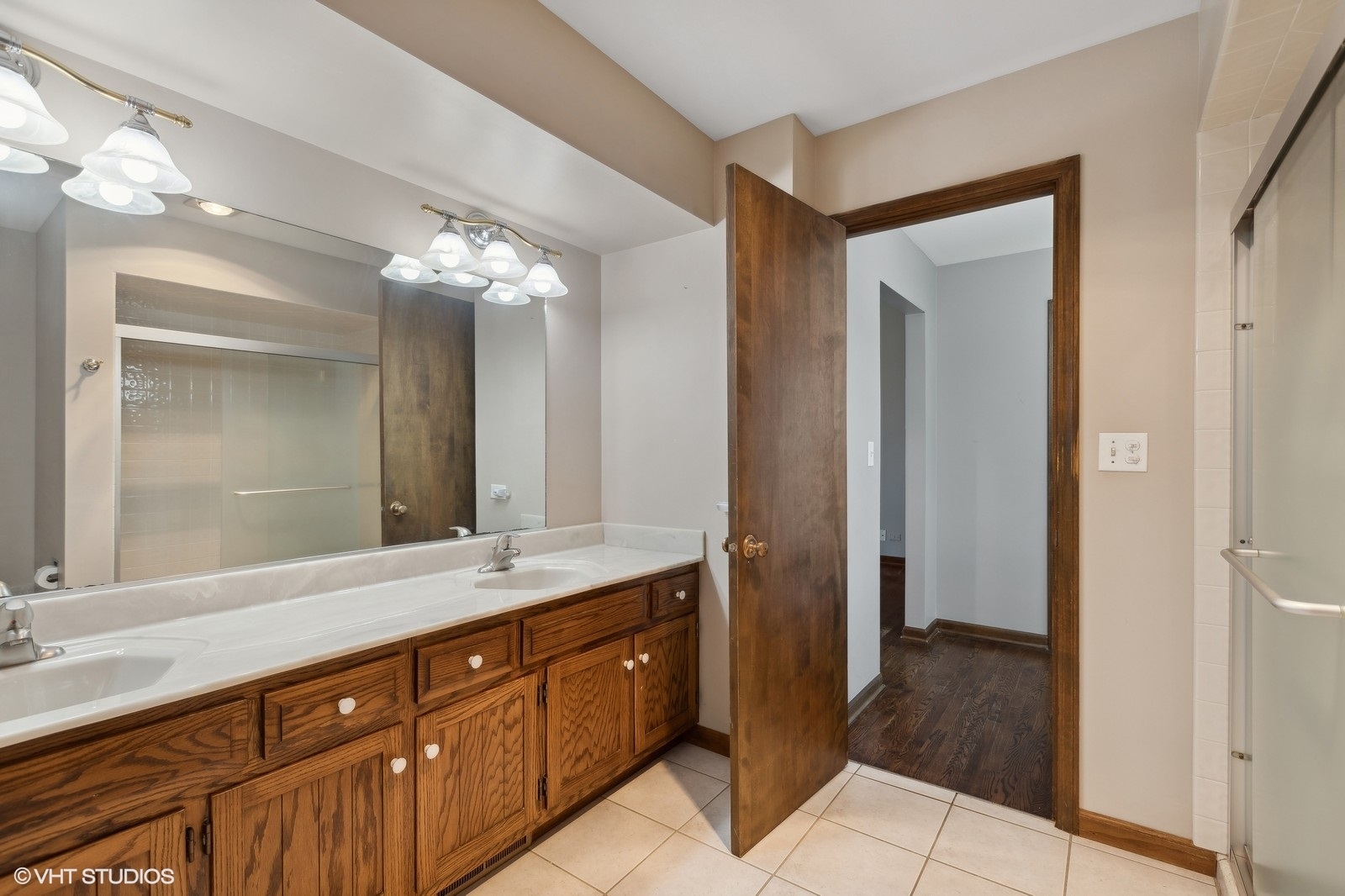 195 Old Forge Road Elgin, IL 60123 - Photo 11 of 20 Gallery Image 11