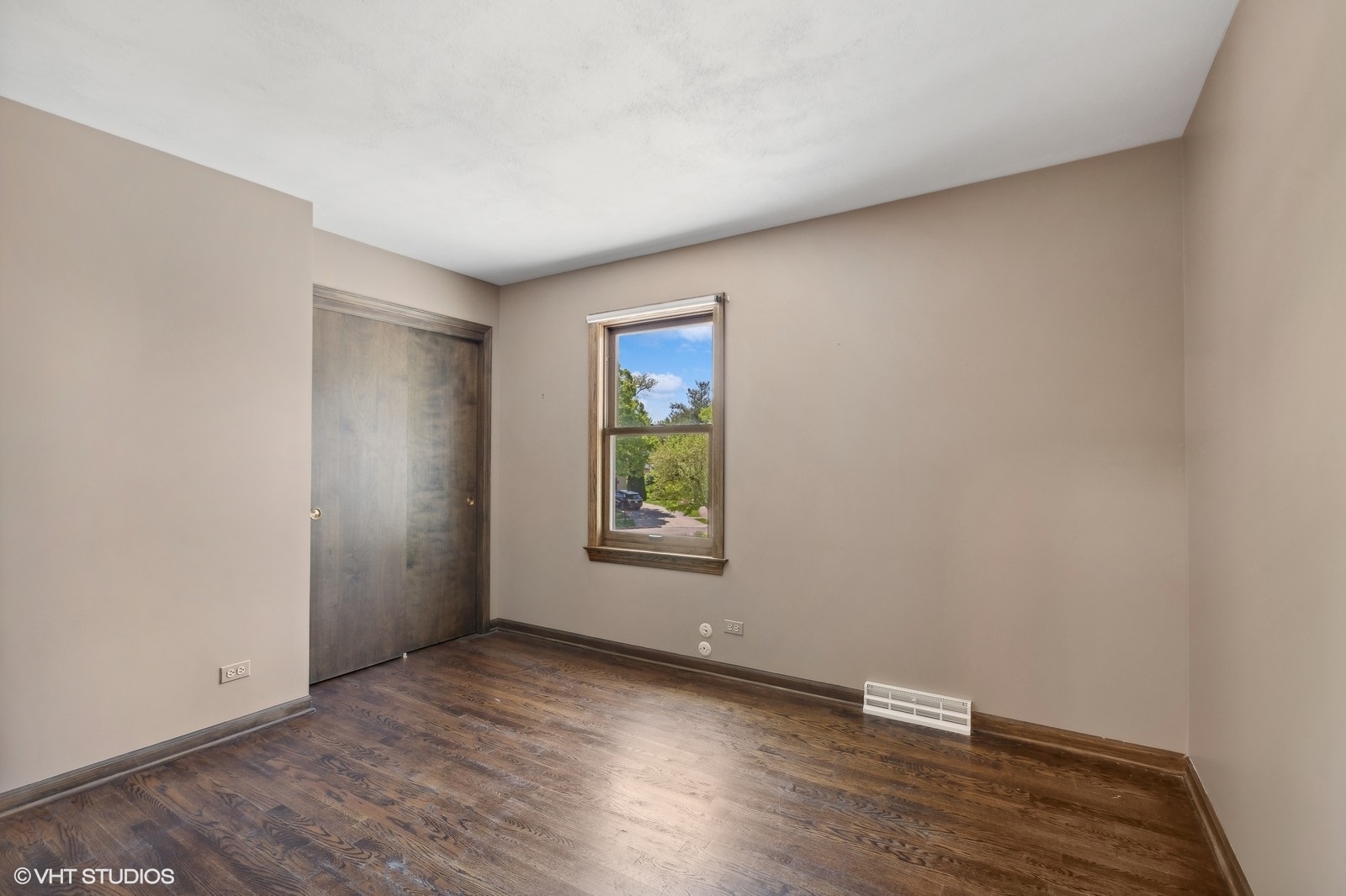 195 Old Forge Road Elgin, IL 60123 - Photo 12 of 20 Gallery Image 12