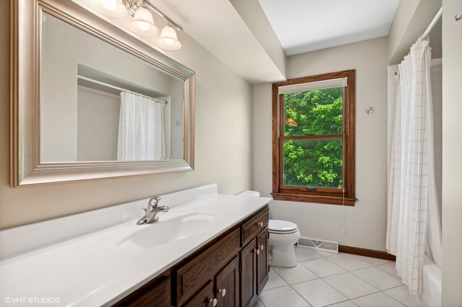 195 Old Forge Road Elgin, IL 60123 - Photo 13 of 20 Gallery Image 13
