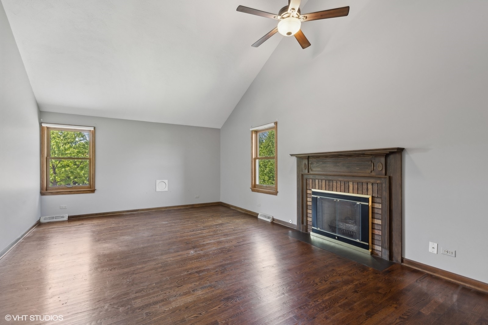 195 Old Forge Road Elgin, IL 60123 - Photo 9 of 20 Gallery Image 9
