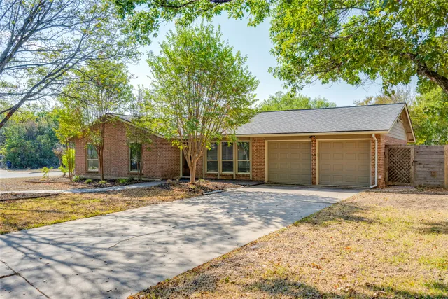 $635,000 | 5423 Fairmont Circle, Austin, TX 78745