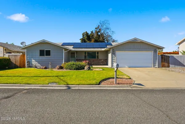 $379,000 | 2605 West Viola Avenue, Yakima, WA 98902