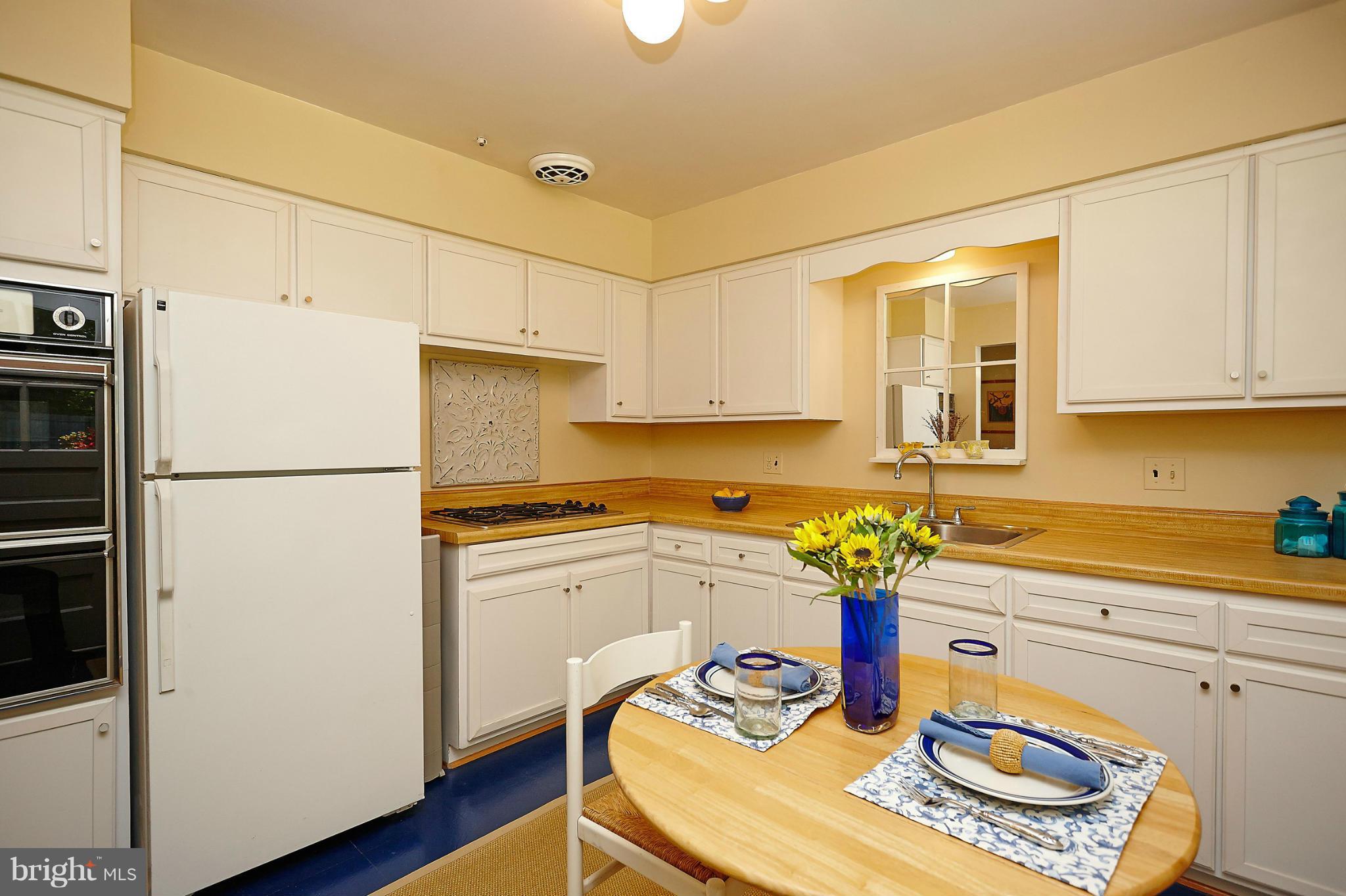 7606 Elgar Street Springfield, VA 22151 - Photo 11 of 30 Kitchen