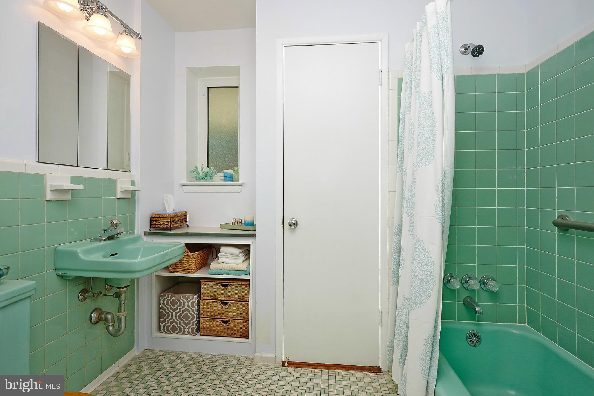 7606 Elgar Street Springfield, VA 22151 - Photo 19 of 30 Bath