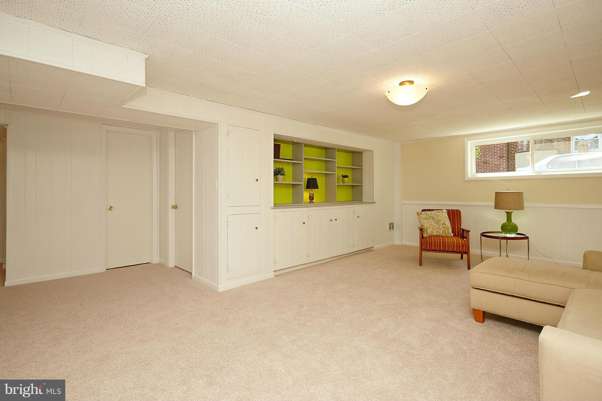 7606 Elgar Street Springfield, VA 22151 - Photo 21 of 30 Light & Bright Family Room