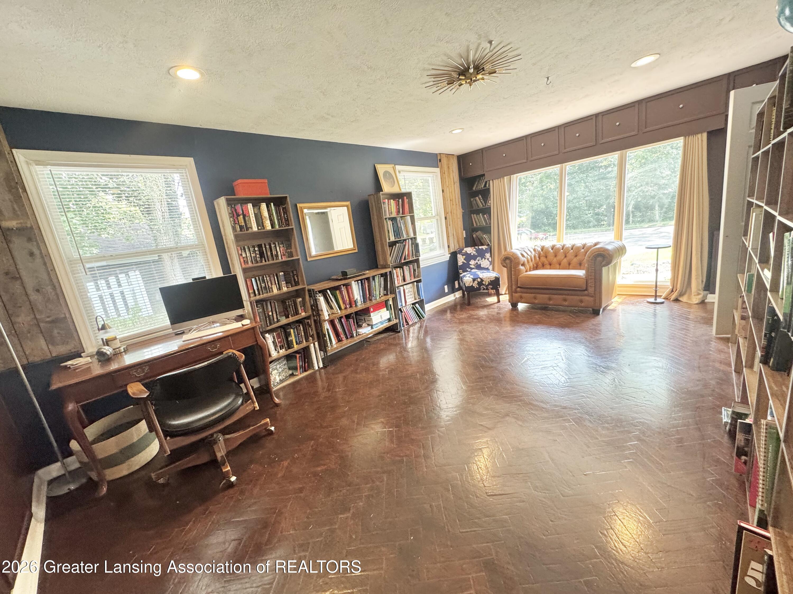 2410 Mount Hope