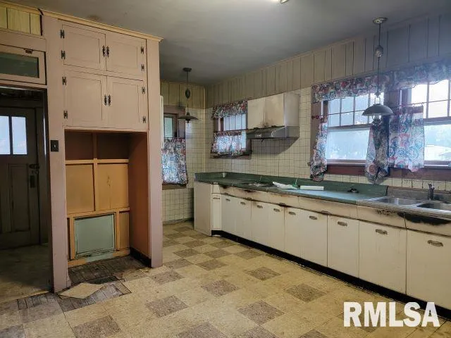 $60,000 | 101 South 6th Street, Murphysboro, IL 62966