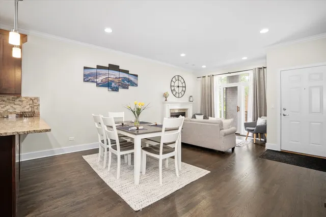 $650,000 | 1511 West Walton Street, Unit 1, Chicago, IL 60642