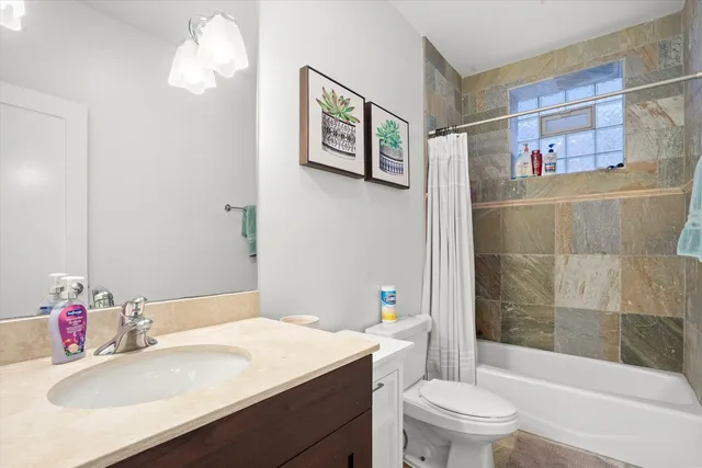 $650,000 | 1511 West Walton Street, Unit 1, Chicago, IL 60642