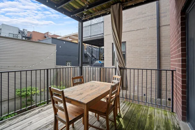 $650,000 | 1511 West Walton Street, Unit 1, Chicago, IL 60642