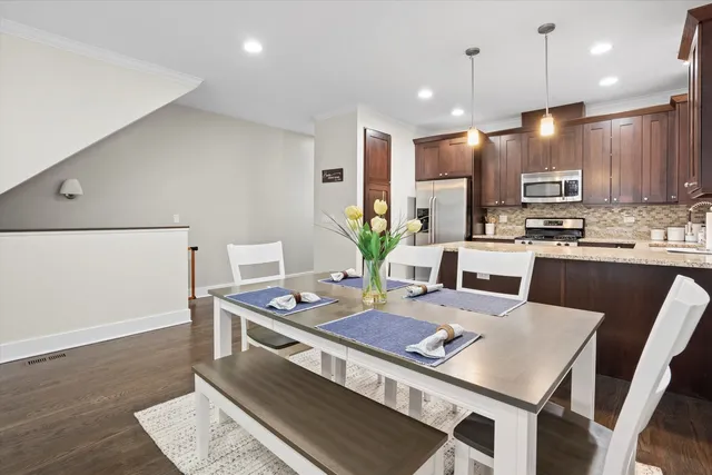 $650,000 | 1511 West Walton Street, Unit 1, Chicago, IL 60642