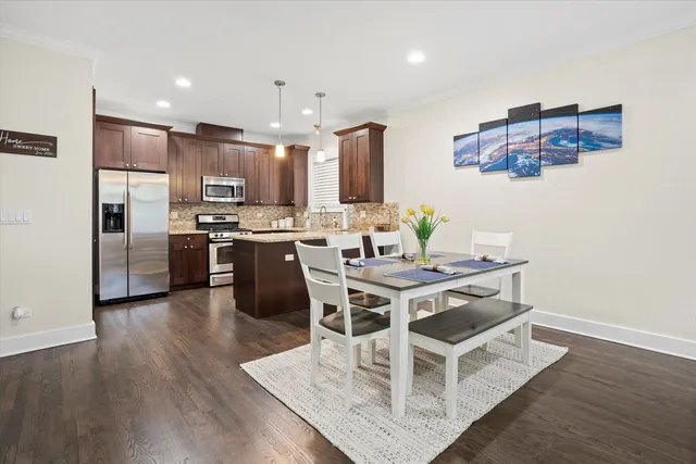 $650,000 | 1511 West Walton Street, Unit 1, Chicago, IL 60642