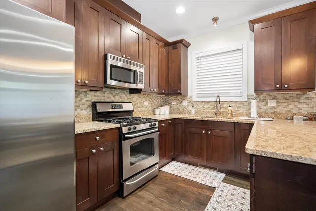 $650,000 | 1511 West Walton Street, Unit 1, Chicago, IL 60642