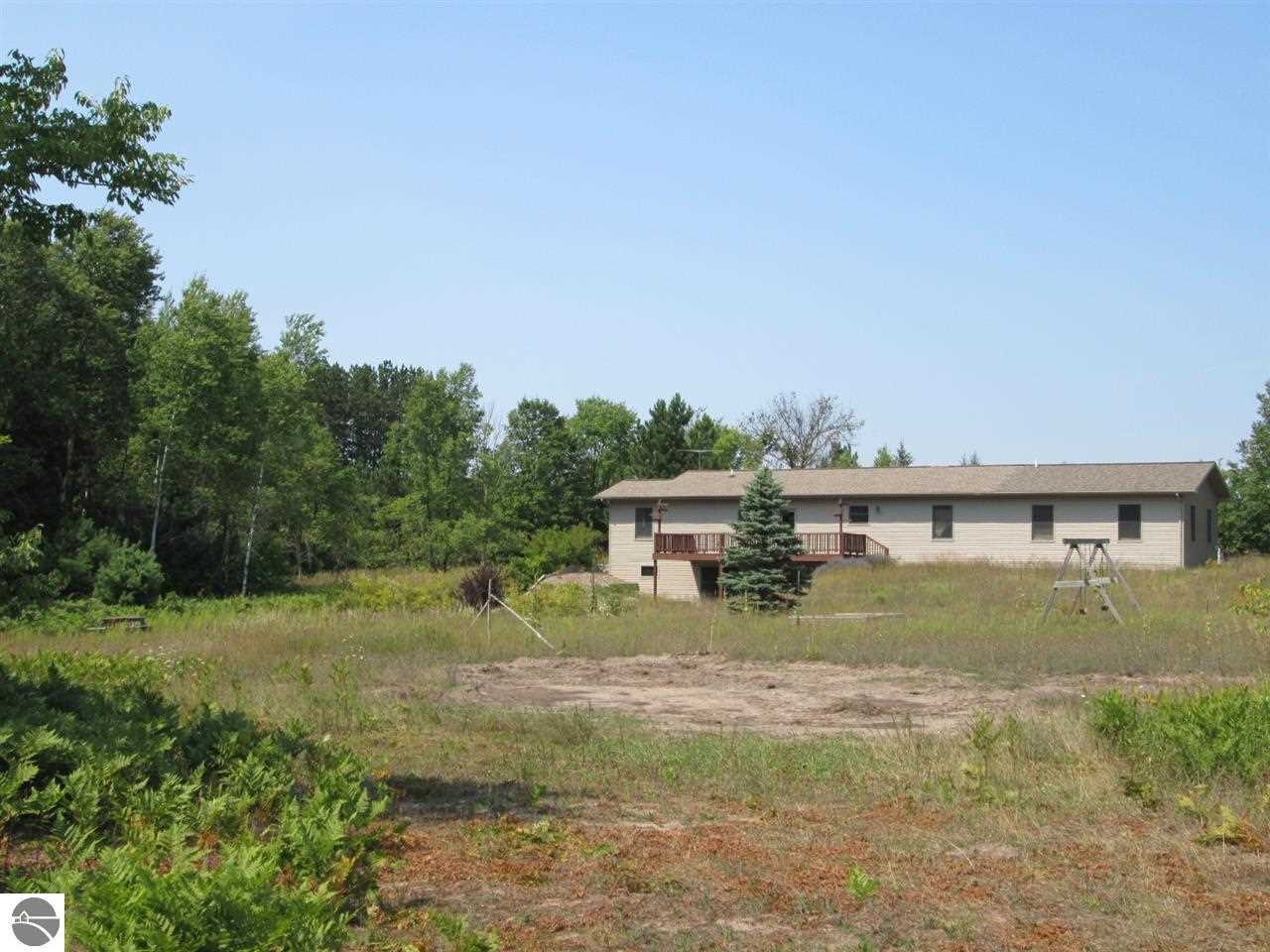 12087 Homestead Road Beulah, MI 49617 - Photo 12 of 62 1775673-11.JPG