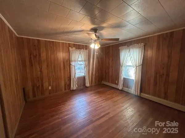 $225,000 | 325 Sheldon Street, Hudson, NC 28638