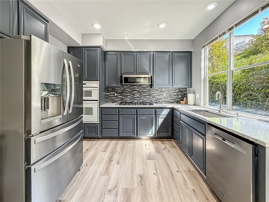 3032 Obsidian Court Simi Valley, CA 93063 - Photo 11 of 35