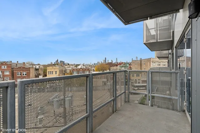 $3,320 | 1241 North Milwaukee Avenue, Unit 702, Chicago, IL 60622