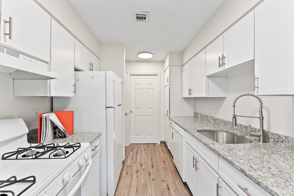 557 Nassau Drive, Unit 557 Springfield, MA 01129 - Photo 8 of 27