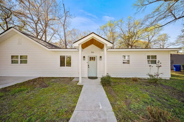 $2,600 | 914 King Richard Drive, Charleston, SC 29407