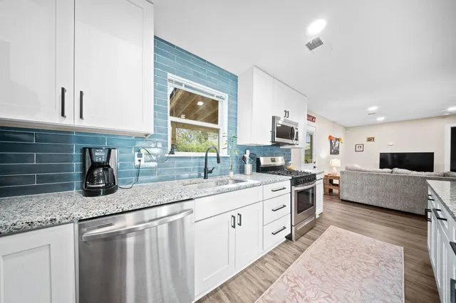 $2,600 | 914 King Richard Drive, Charleston, SC 29407