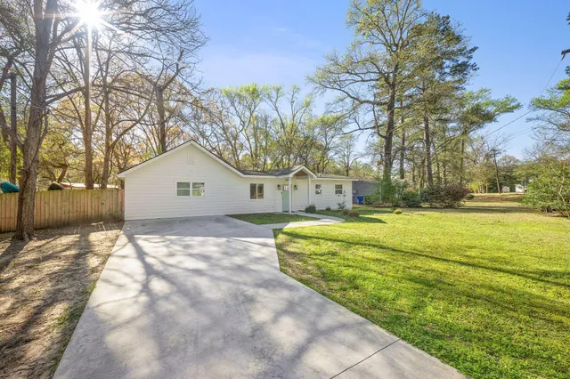 $2,600 | 914 King Richard Drive, Charleston, SC 29407