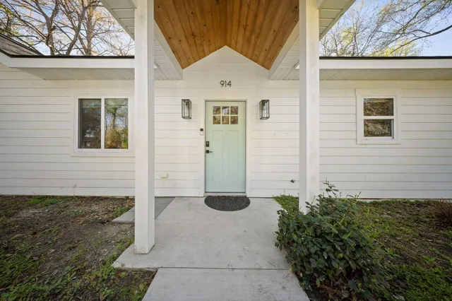 $2,600 | 914 King Richard Drive, Charleston, SC 29407