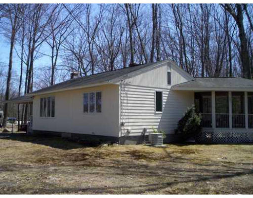 20 Round Road Lunenburg, MA 01462 - Photo 2 of 12