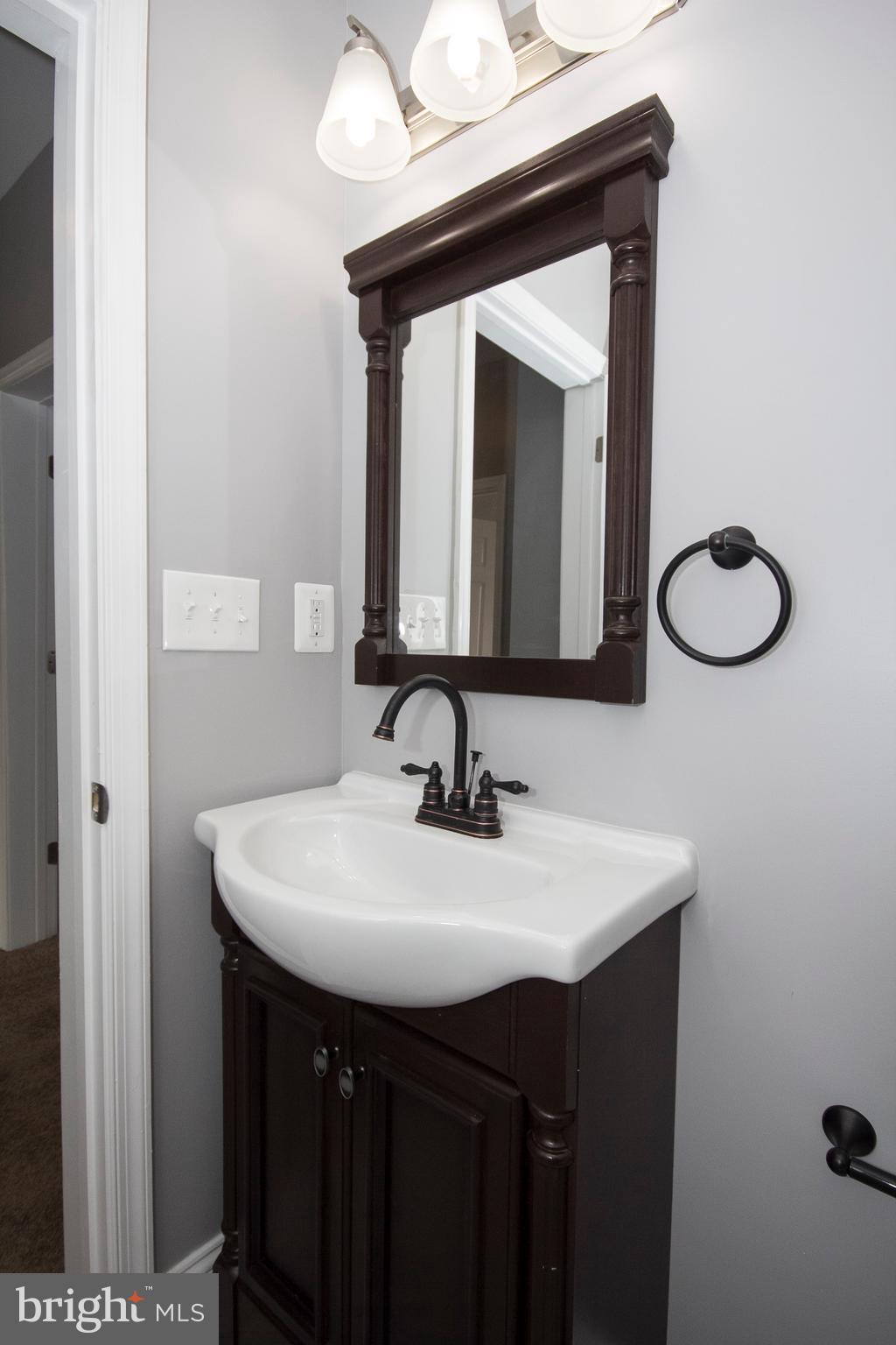 1534 Kingsway Road Baltimore, MD 21218 - Photo 4 of 5 Bath