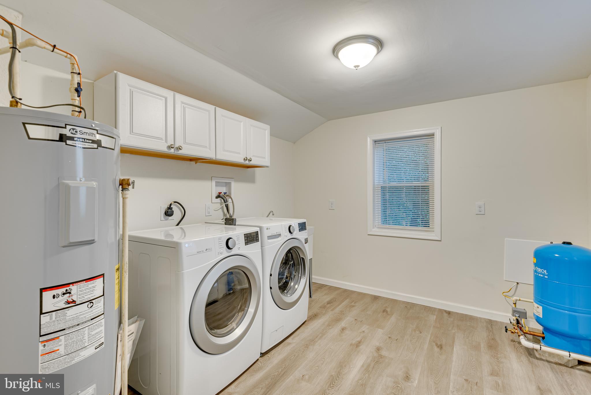 1558 Bay Head Road Annapolis, MD 21409 - Photo 27 of 33 Laundry Room