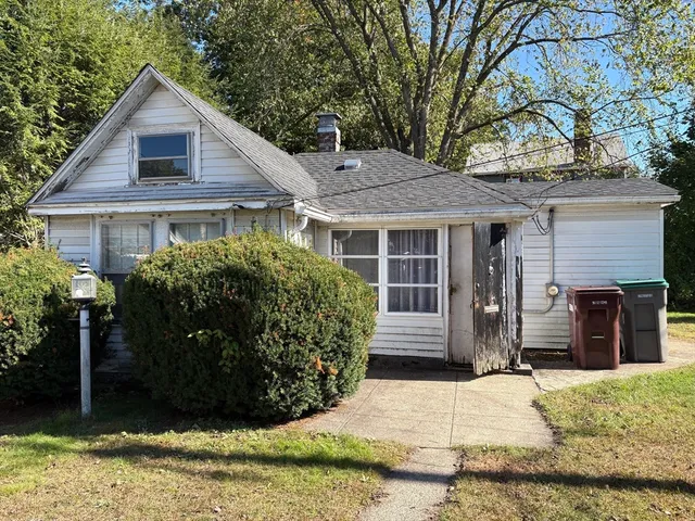 $320,000 | 926 East Street, Dedham, MA 02026