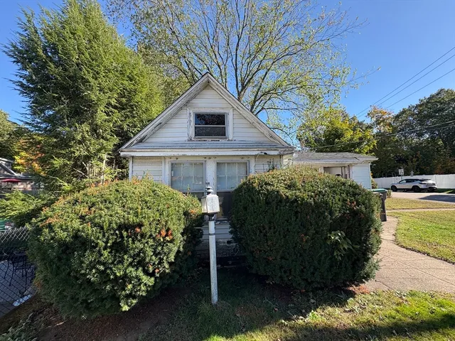 $320,000 | 926 East Street, Dedham, MA 02026