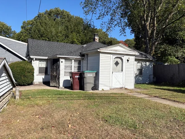 $320,000 | 926 East Street, Dedham, MA 02026