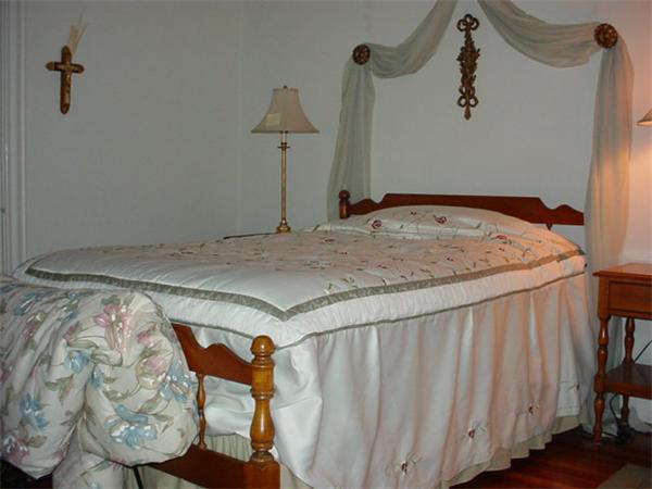 44 Magnolia Road Swampscott, MA 01907 - Photo 11 of 12 Gallery Image 11