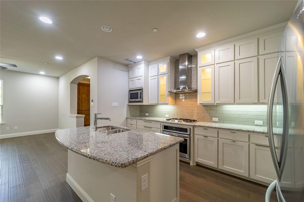 4666 Rhett Lane, Unit E Carrollton, TX 75010 - Photo 7 of 40 This kitchen is incredible!