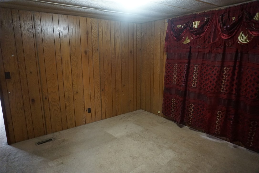 5765 Post Oak Loop Midway, TX 75852 - Photo 5 of 11 a view of a elevator