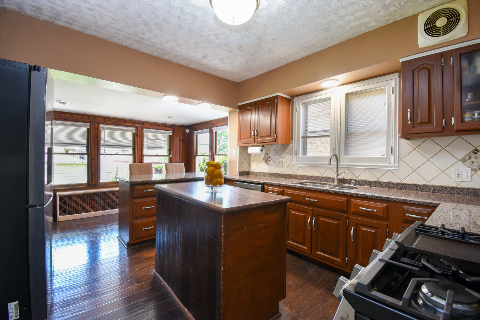 1437 Maple Avenue Berwyn, IL 60402 - Photo 14 of 35