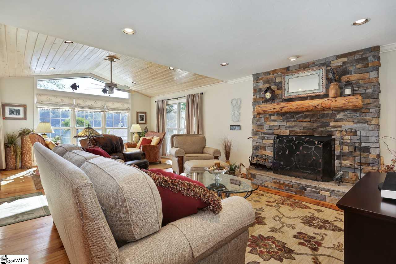 345 Jumping Branch Road Tamassee, SC 29686 - Photo 4 of 30 Gallery Image 4