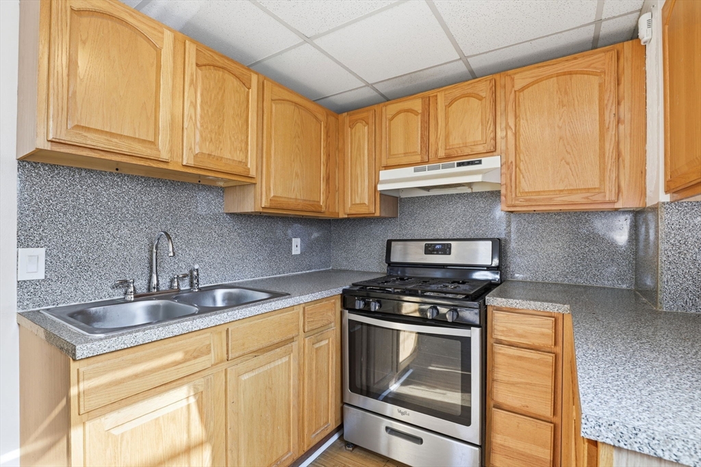 84 Healy Street Fall River, MA 02723 - Photo 6 of 30