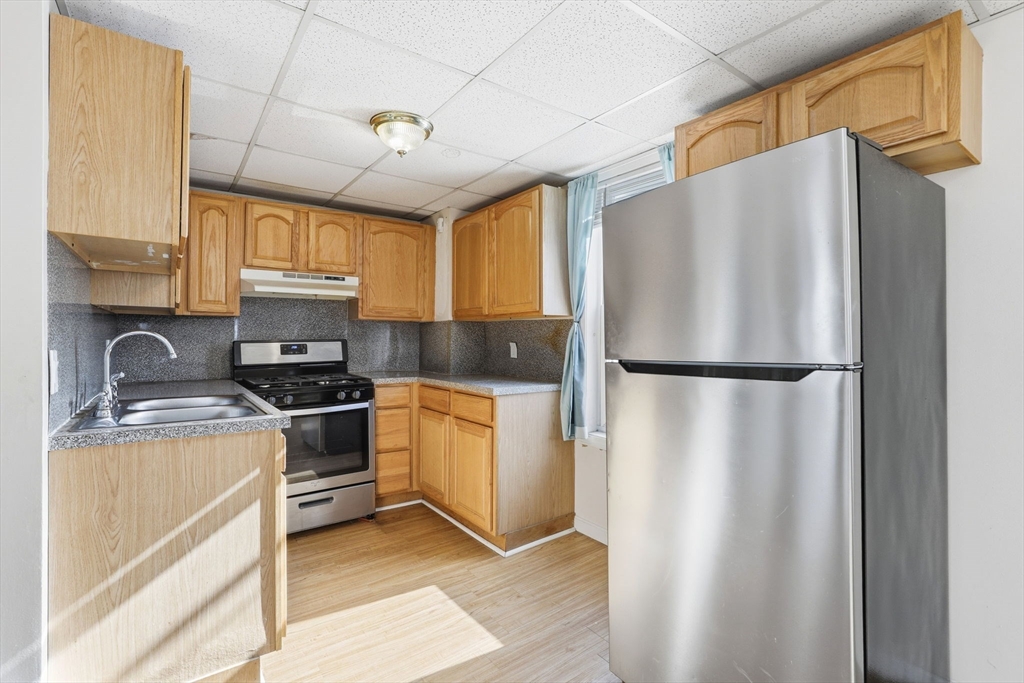 84 Healy Street Fall River, MA 02723 - Photo 7 of 30