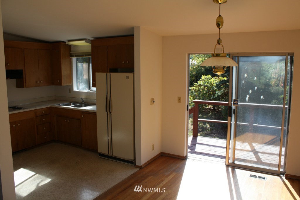 5333 South Prentice Street Seattle, WA 98178 - Photo 5 of 10 Gallery Image 5