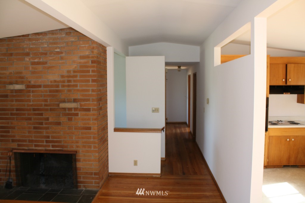 5333 South Prentice Street Seattle, WA 98178 - Photo 6 of 10 Gallery Image 6