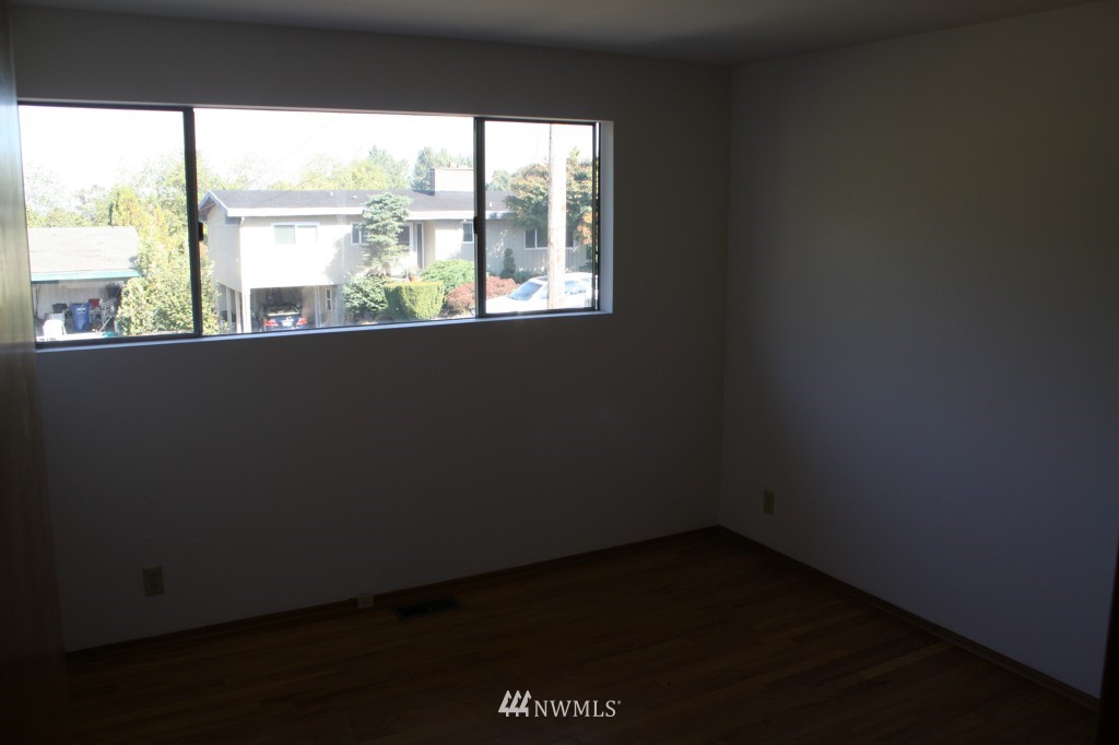 5333 South Prentice Street Seattle, WA 98178 - Photo 9 of 10 Gallery Image 9