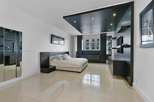 $8,900 | 4001 South Ocean Drive, Unit PH1, Hollywood, FL 33019