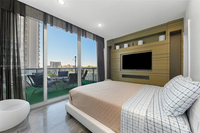 $8,900 | 4001 South Ocean Drive, Unit PH1, Hollywood, FL 33019