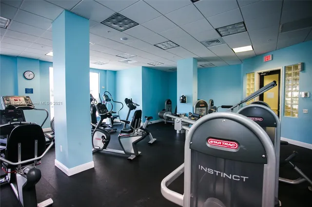 $8,900 | 4001 South Ocean Drive, Unit PH1, Hollywood, FL 33019