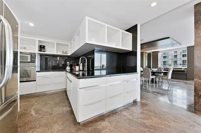 $8,900 | 4001 South Ocean Drive, Unit PH1, Hollywood, FL 33019