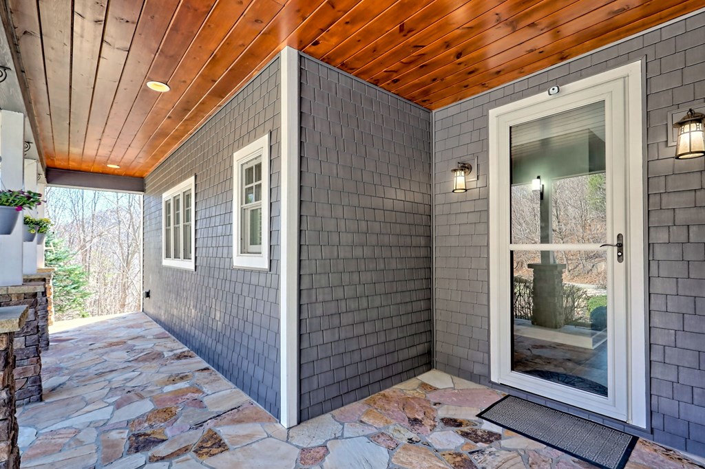 95 Harris Ridge Court Young Harris, GA 30582 - Photo 6 of 100 Gallery Image 6